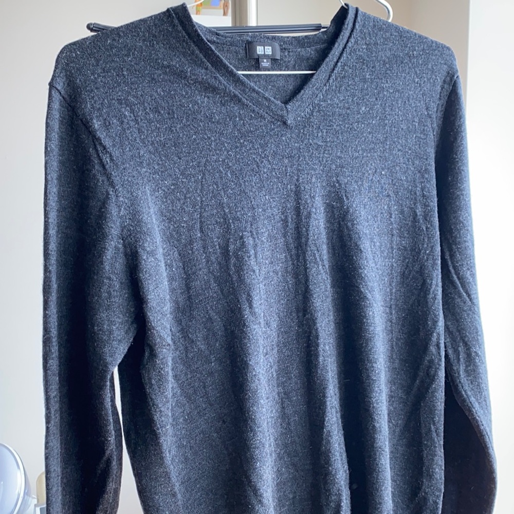 Uniqlo V Neck Sweater